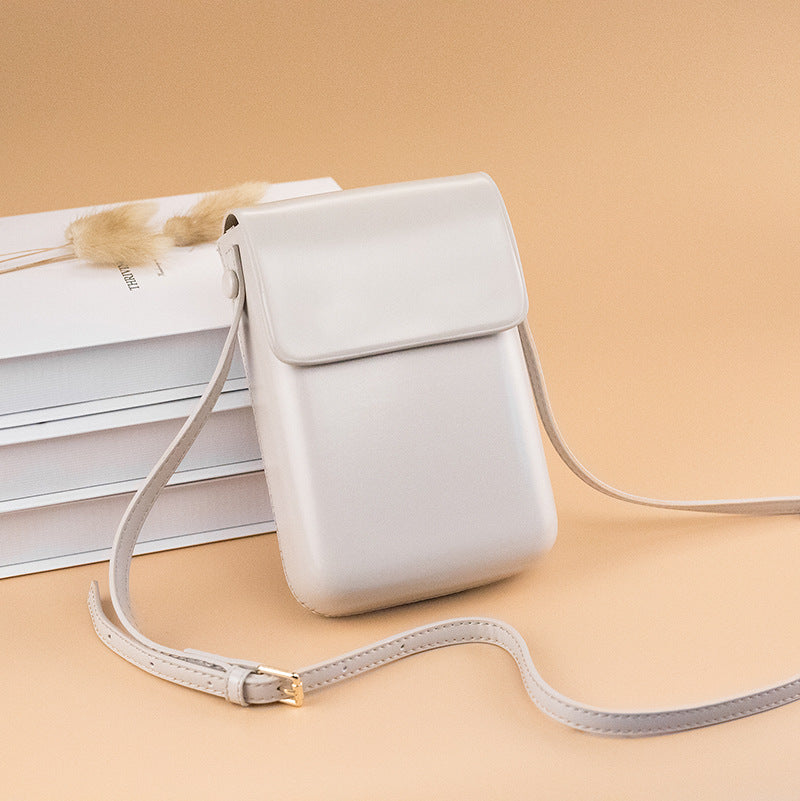 Elegant Flap Crossbody Bag – Compact Leather Handbag for Women