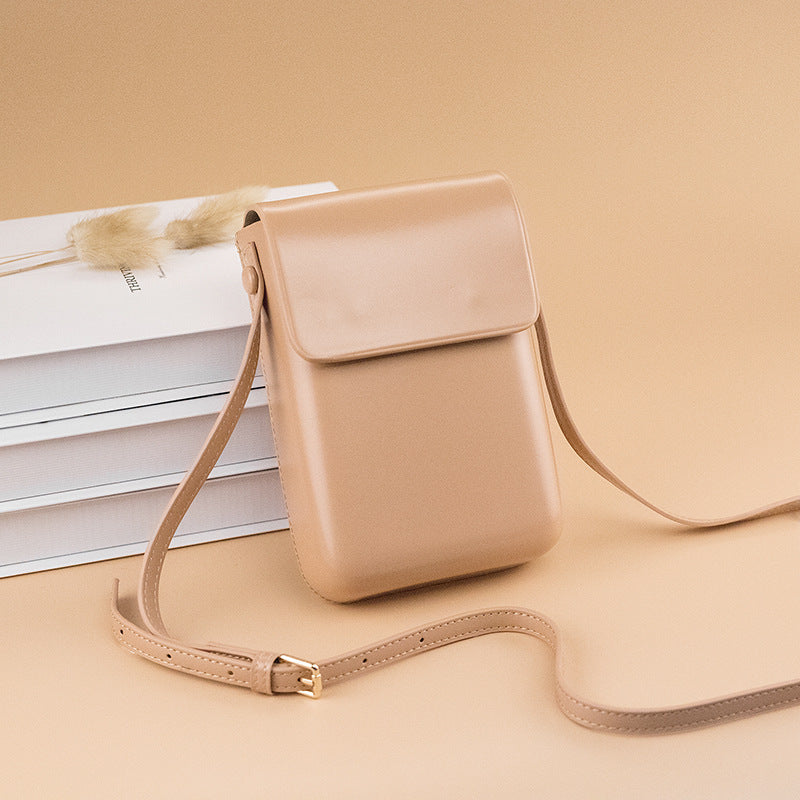 Elegant Flap Crossbody Bag – Compact Leather Handbag for Women